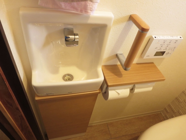 トイレリフォーム手洗い器の設置