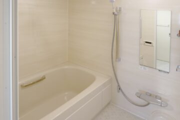 マグネットが使える収納上手な洗面と、シンプル上質なお風呂へのリフォーム　草津市