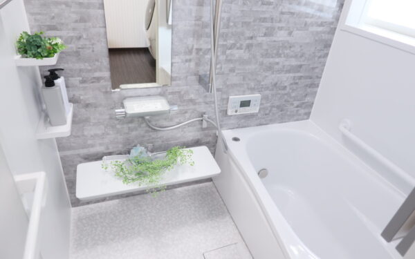 築30年の浴室・洗面所・トイレを使いやすくきれいにリフォーム｜草津市