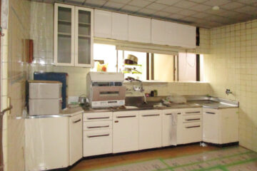 古いL型キッチンをすっきりと明るいI型キッチンへリフォーム｜草津市
